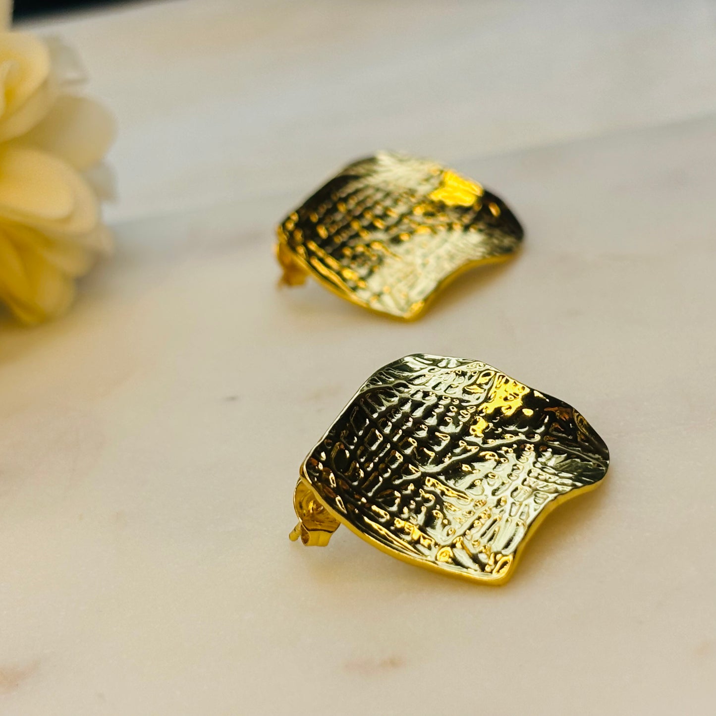 Sculpted Wave Square Set