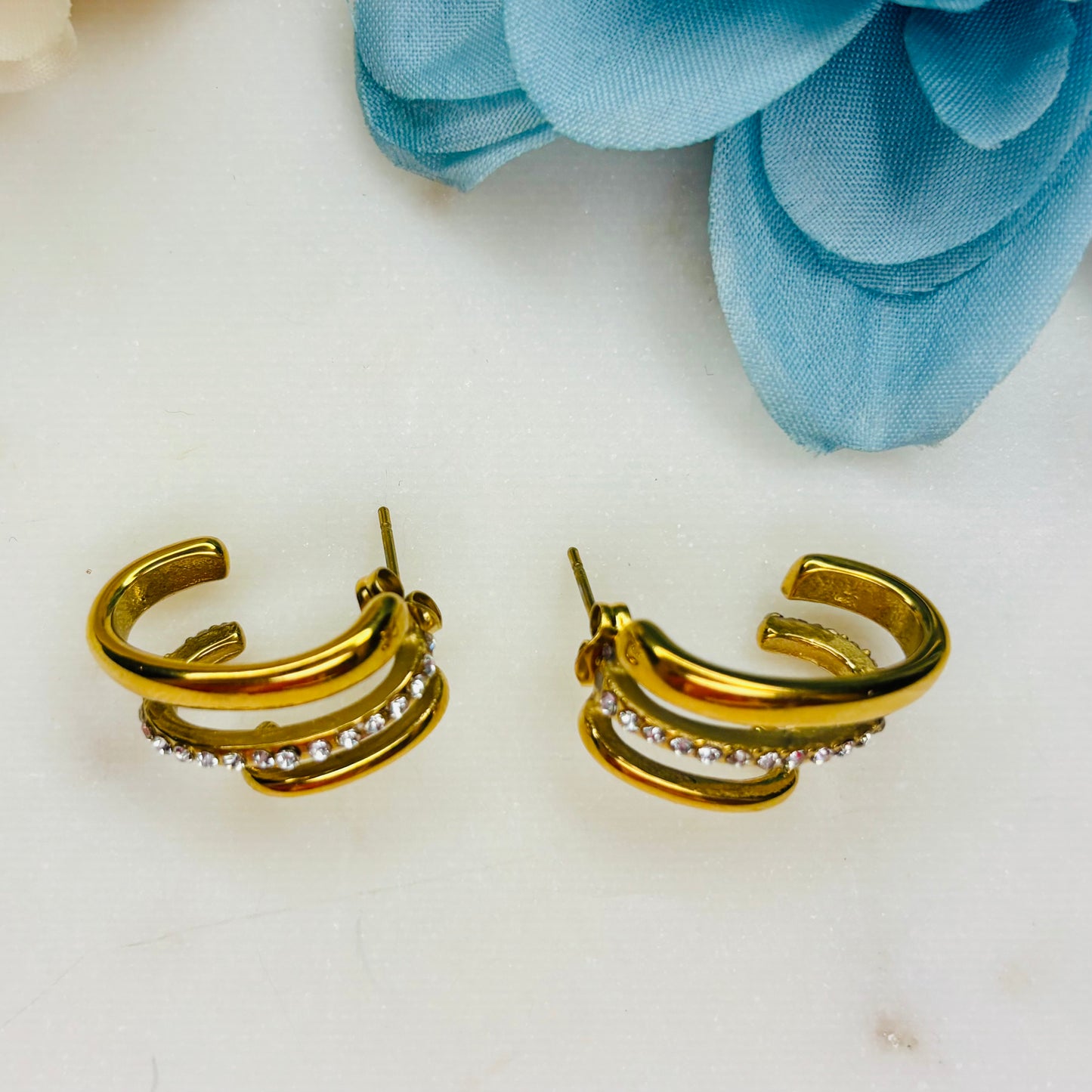 Tripple-Band Zircon Hoops