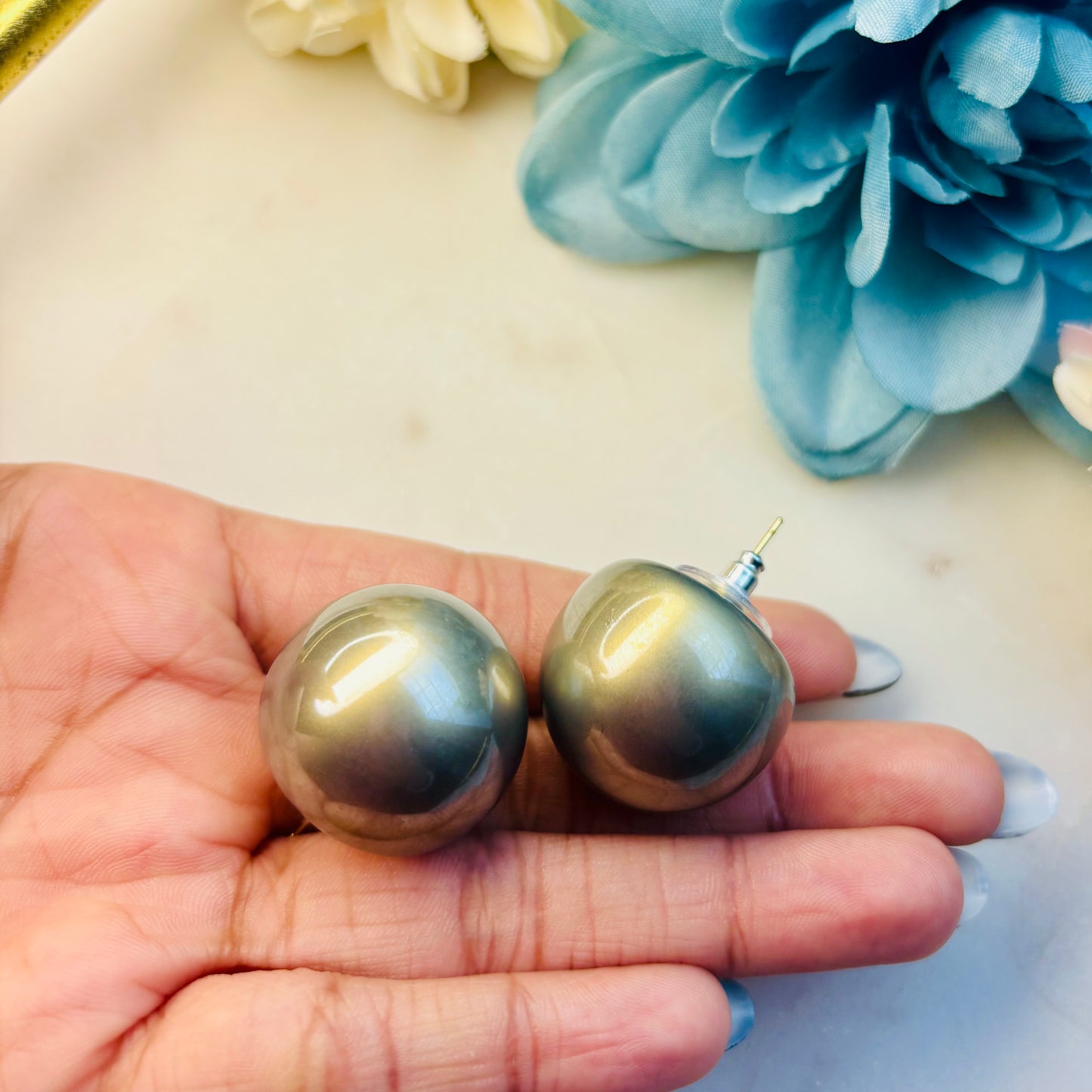 Midnight Pearl studs