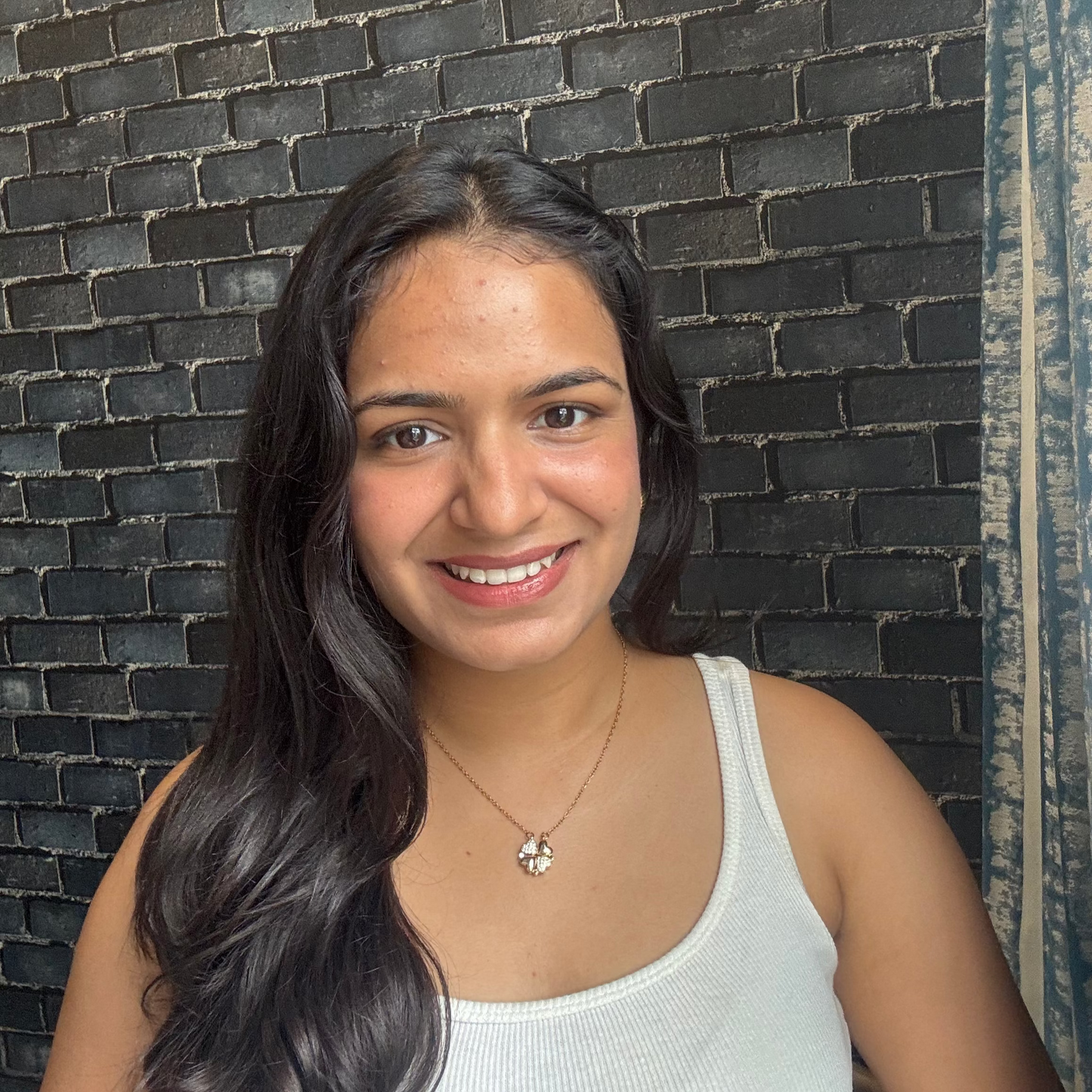 Magnetic Clover Hearts Necklace