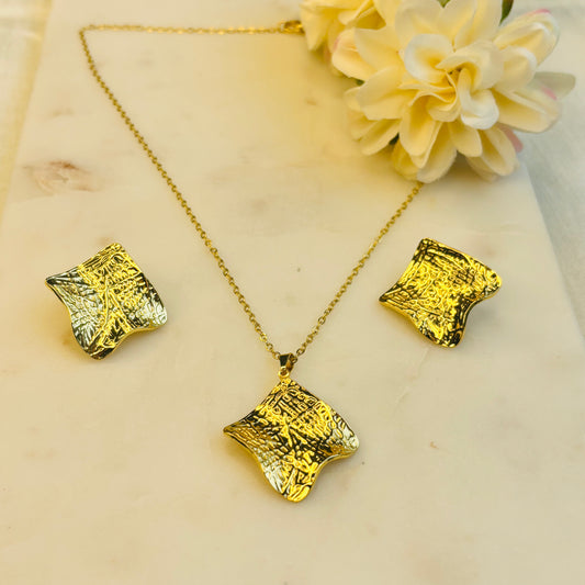 Sculpted Wave Square Set