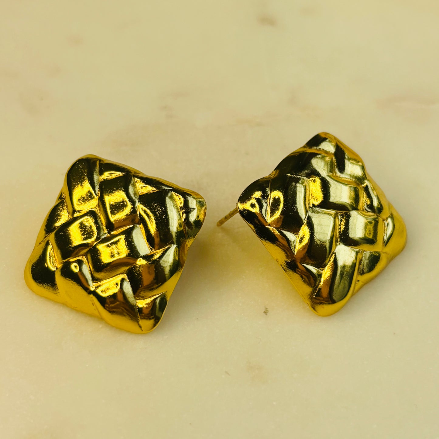 Gold Woven Square Set