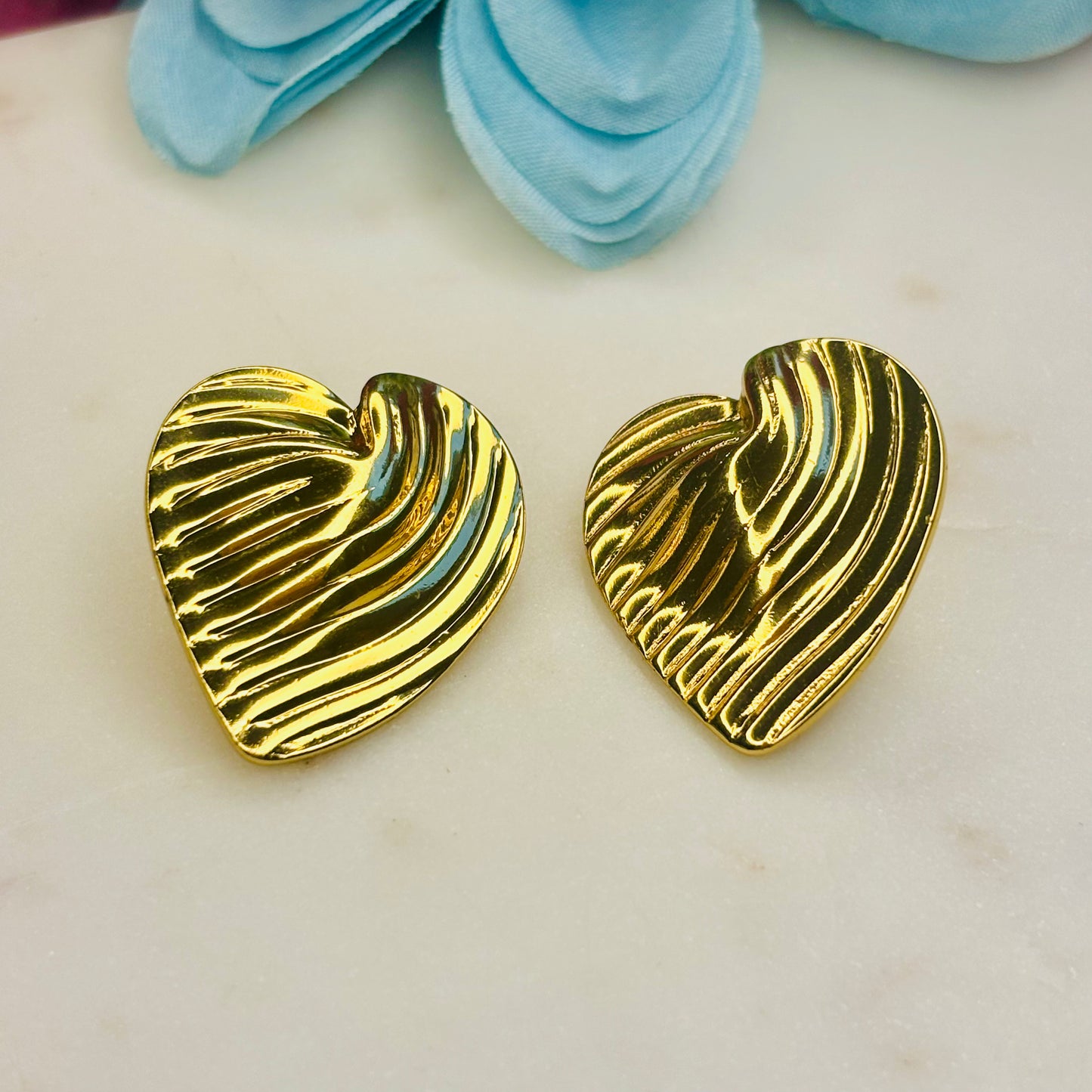 Ribbed Heart Studs