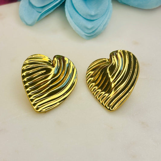 Ribbed Heart Studs