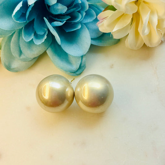 Cream Pearl Studs