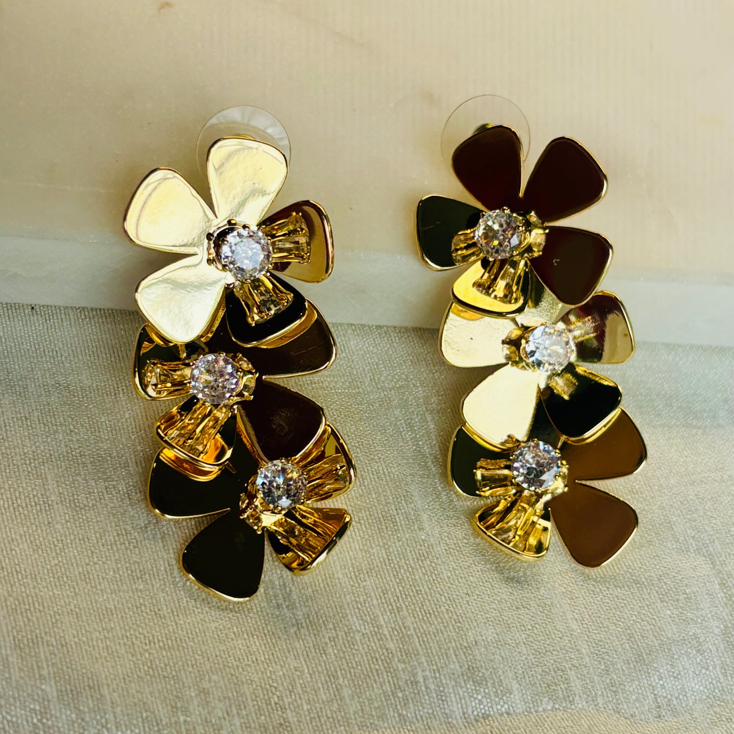 Golden Triple Bloom Cascades