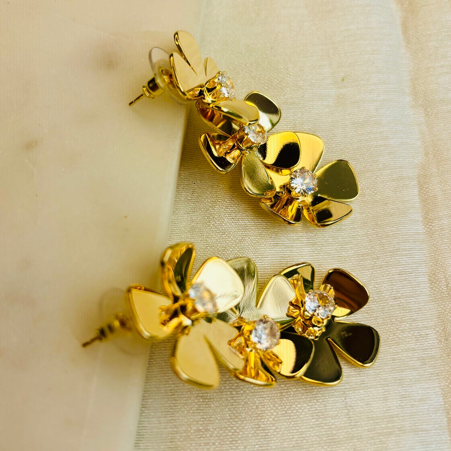 Golden Triple Bloom Cascades