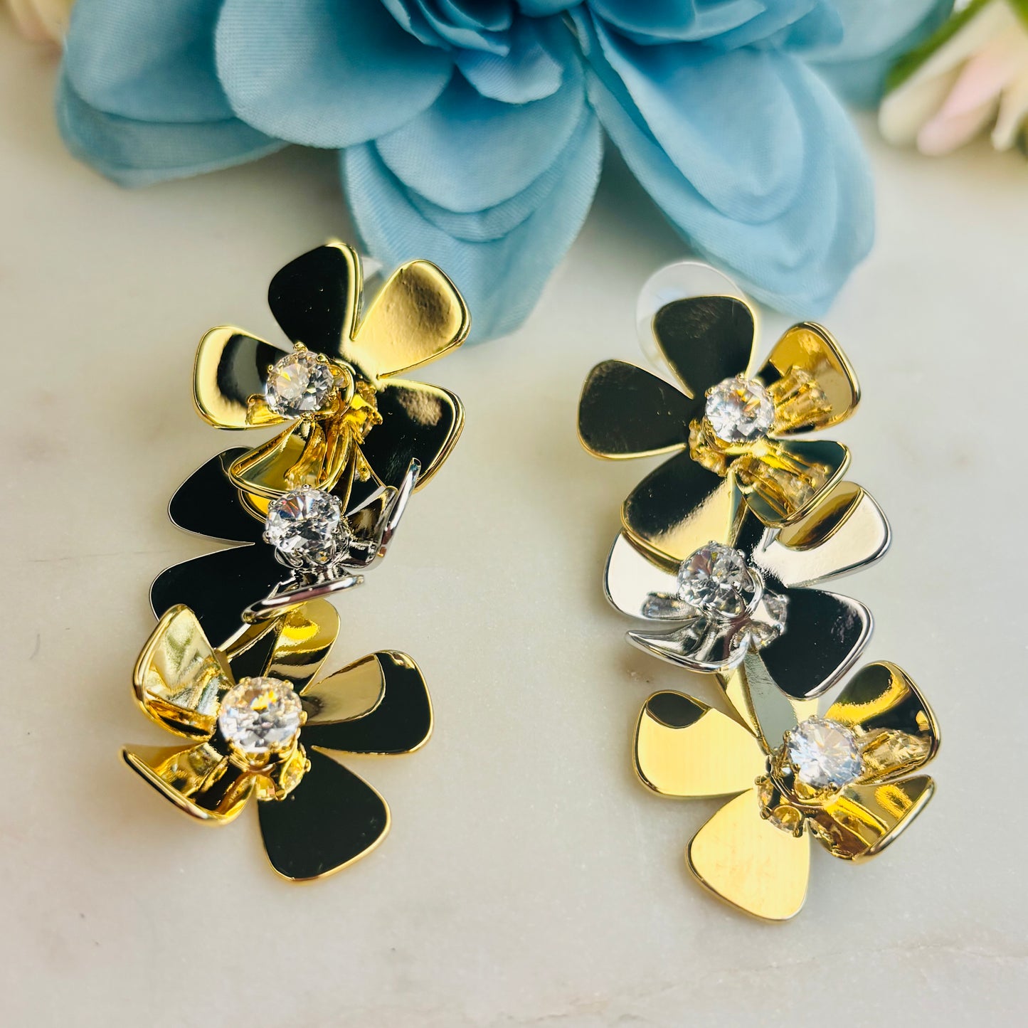 Dual-Tone Triple Bloom Cascades