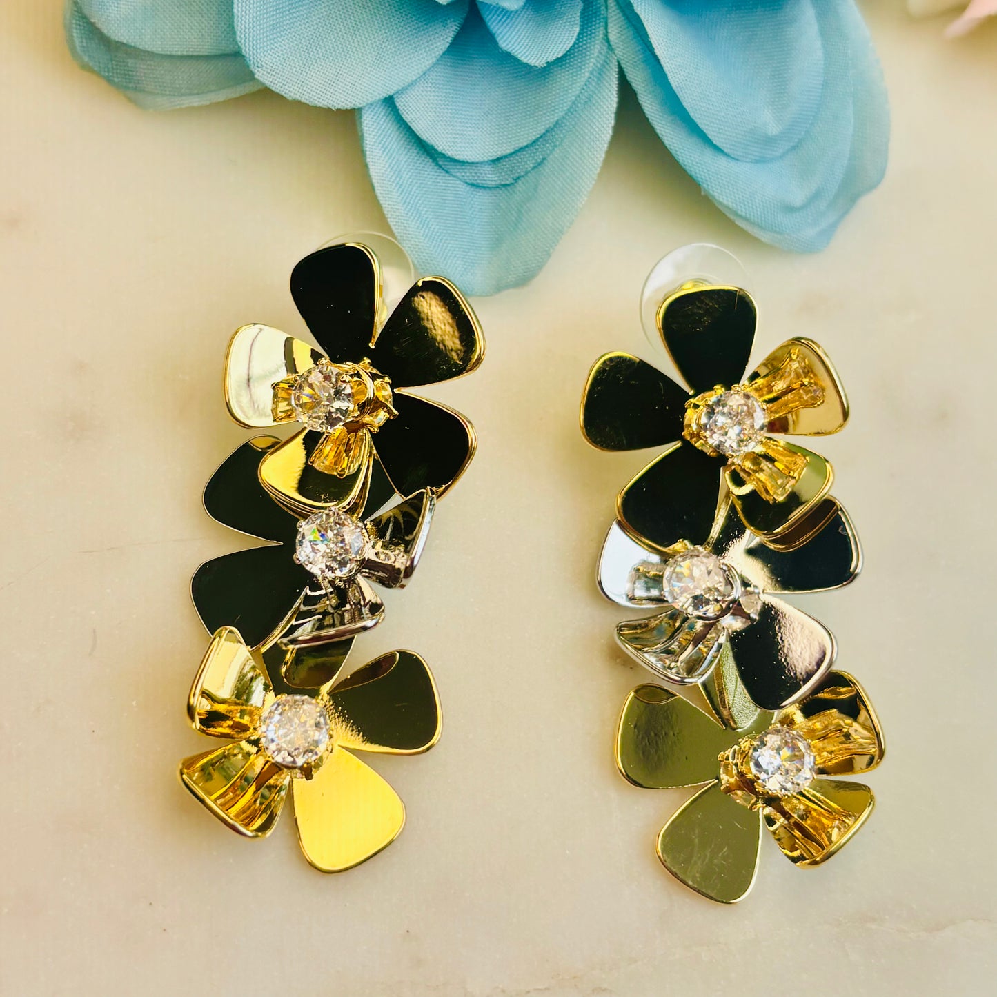 Dual-Tone Triple Bloom Cascades