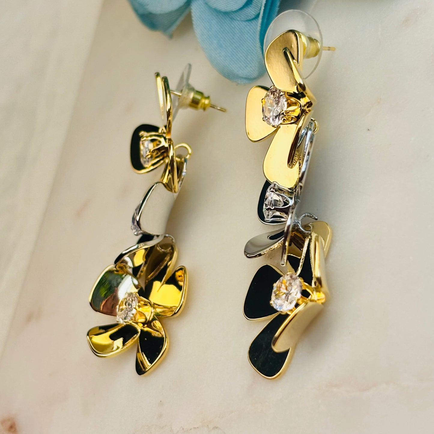 Dual-Tone Triple Bloom Cascades